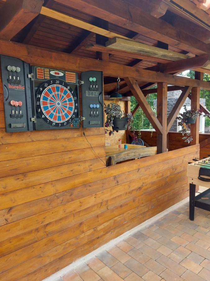 Guest House Flora Pazin Bagian luar foto