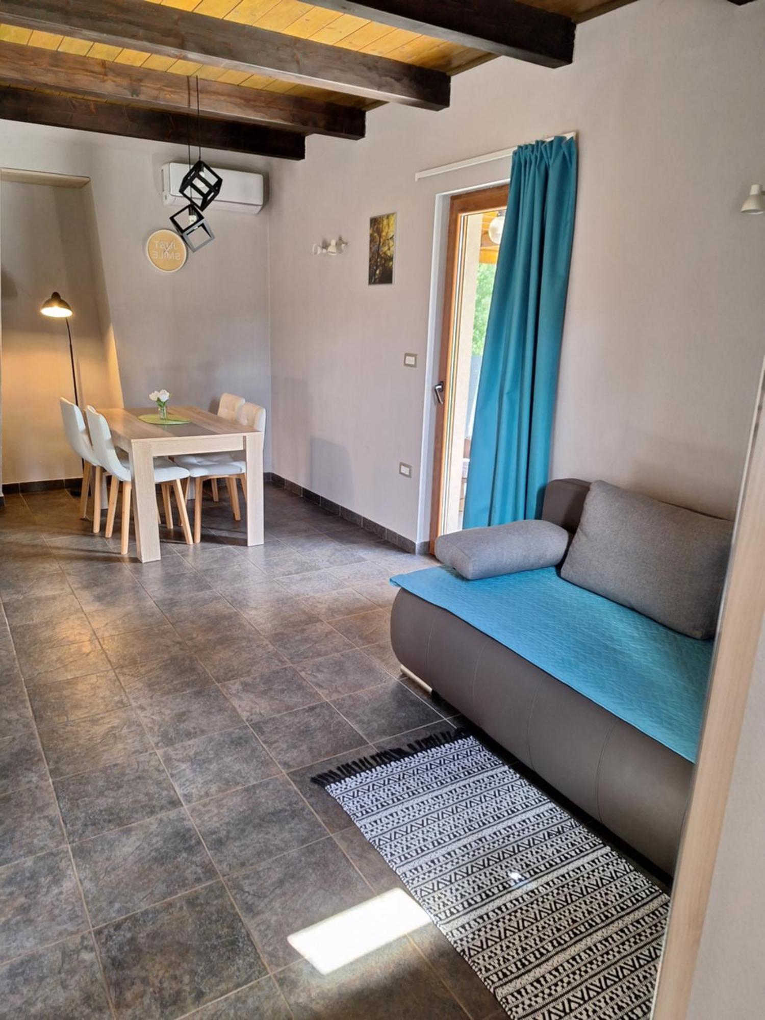 Guest House Flora Pazin Ruang foto