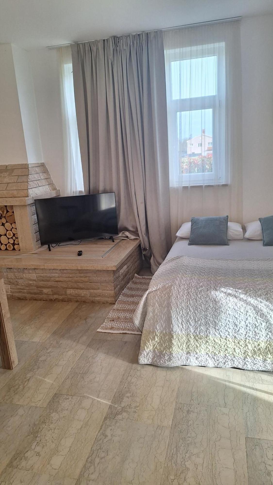 Guest House Flora Pazin Ruang foto